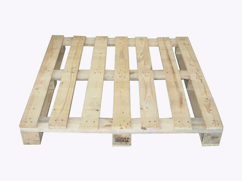 Wooden pallet D4